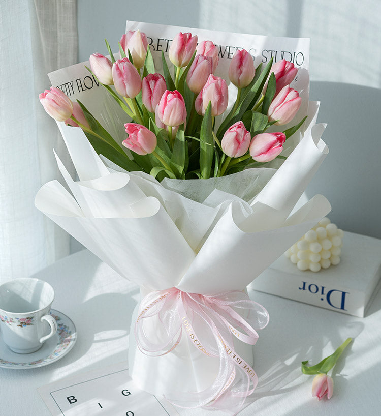Meet the beauty - 19 Tulips in a bouquet