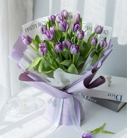 Meet the beauty - 19 Tulips in a bouquet