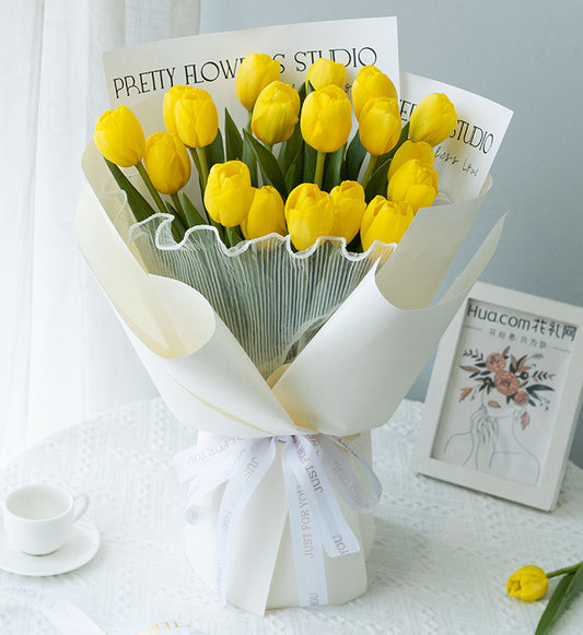 Meet the beauty - 19 Tulips in a bouquet