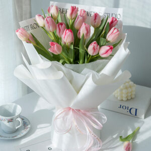 Meet the beauty - 19 Tulips in a bouquet - Image 6