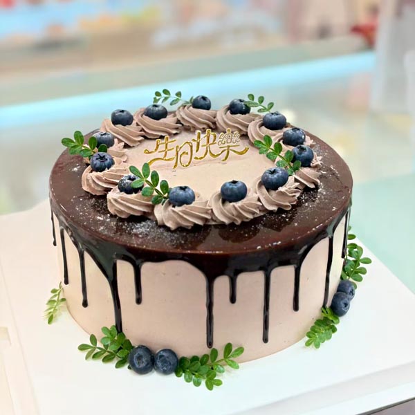 Round chocolate cake